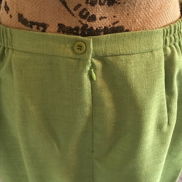 2 pc. Skirt and buttoned top - Picture 4 of 5